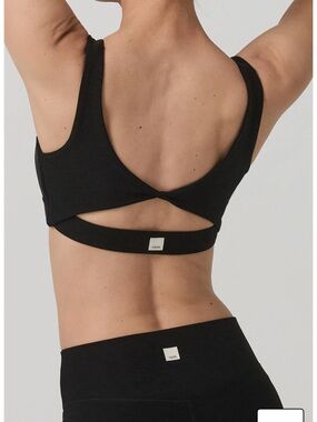 Vouri Elevation Rhythm Cutout Sports
Bra Medium